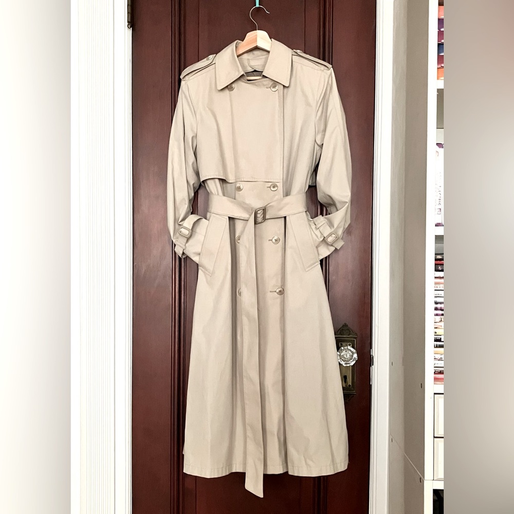 Vintage London Fog trench with belt and lining for warmth